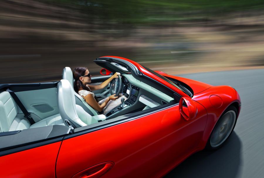  Porsche 911 Carrera S Cabriolet 2011 года  (фото 3 из 61)